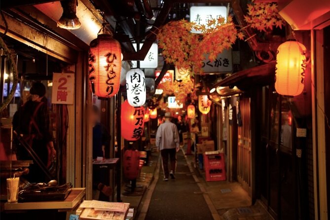 Shinjuku Golden-gai and Kabuki-cho Bar Hopping with Master Guide - The guide can make or break the evening