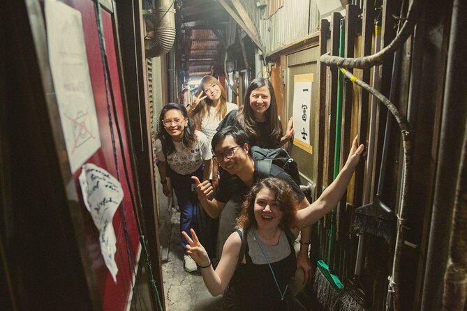 Shinjuku Izakaya and Golden Gai Bar Hopping Tour - Kabukicho, Godzilla, and Tokyo after dark