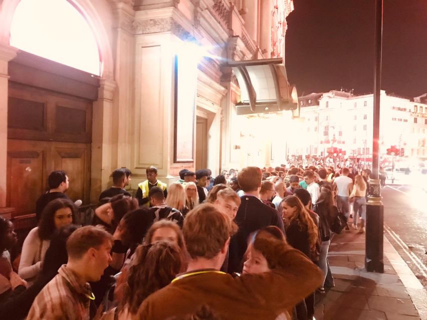 Shoreditch Pub Crawl - Stop one: getting settled with the group