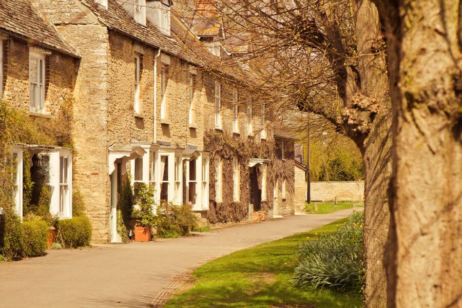 Southampton: London via the Cotswolds, Oxford and Pub Lunch - Burford’s sloping streets and the 1402 inn