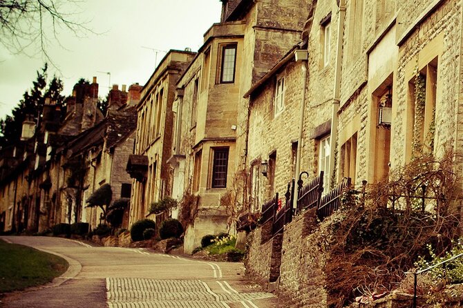 Southampton to London via Cotswold Villages, Oxford & Pub Lunch - Bibury and the famous Arlington Row