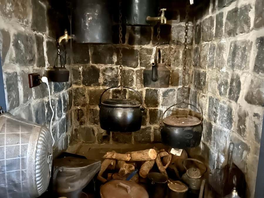 SYDNEY : Ghosts, Grog & The Rocks: Haunted Pubs &Cellar Tour - The Rocks Push and Sydney’s rough first port