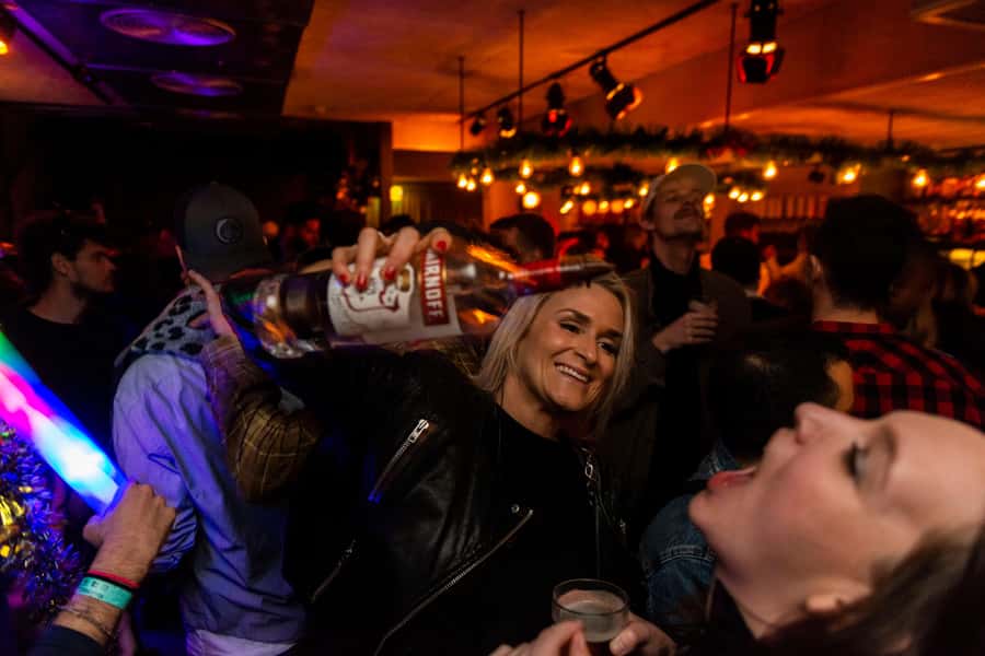 Tel Aviv: Pub Crawl with 4 Stops and Free Shots - Starting beside the yellow statue in Tel Aviv