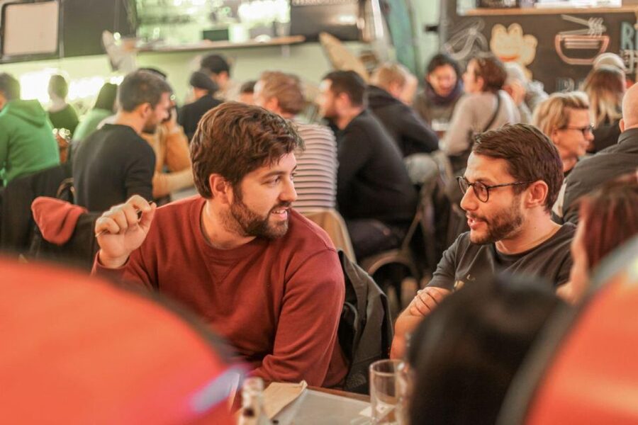 The Biggest Pub Quiz in Valencia - The atmosphere: competitive but welcoming