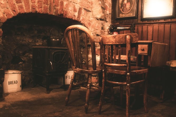 The Black Experience Pub Tour - Oscar Wilde House brings Dublin character