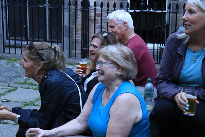 The Edinburgh Literary Pub Tour - Weather, comfort, and practical planning