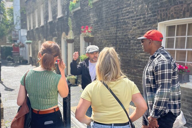 The Great British Pub Walking Tour: London - Walking through grand houses and cobbled mews