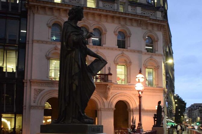 The Haunted Pubs of Old London: Small Group Tour - Charterhouse Square and the Black Death