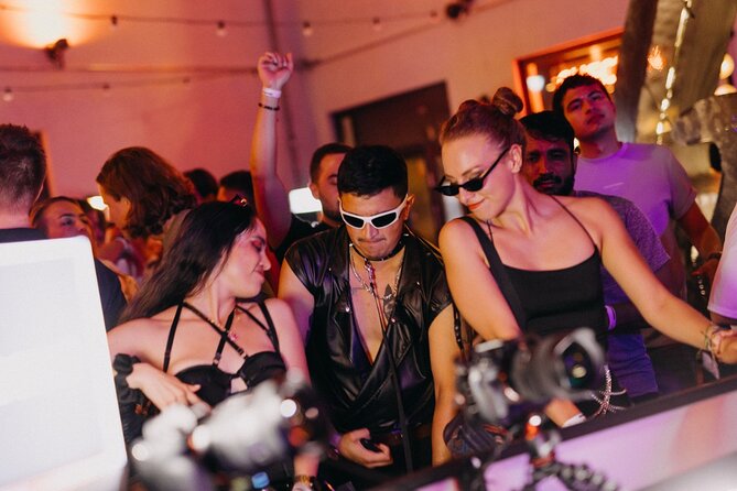 The Original Athens Pub Crawl - The social side, especially if you are alone