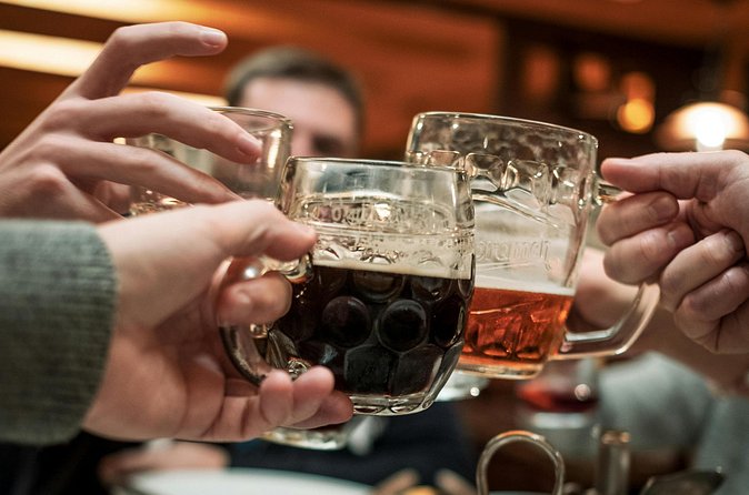 Thirsty for Edinburgh: Scotlands Best Historical Pub Tour - What the three-hour schedule feels like