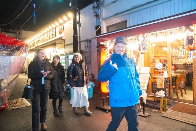 Tokyo Bar Hopping in Asakusa : Sushi Nigiri and Snack Bar Night - Making nigiri at Tsukiji Tama Sushi