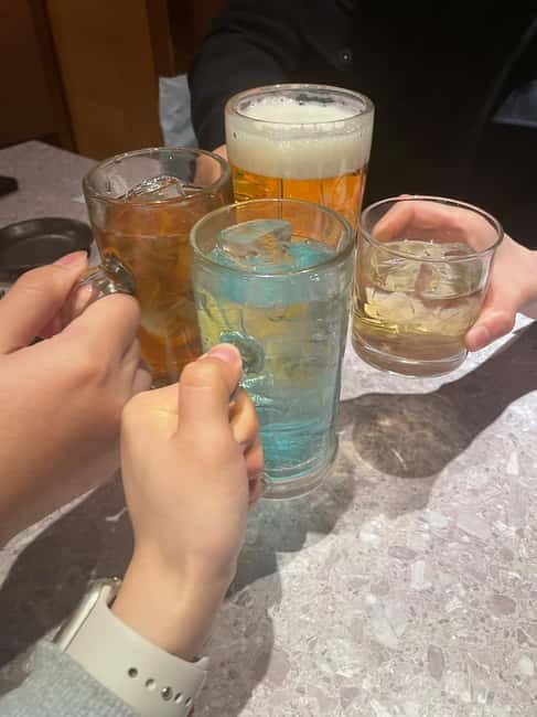 Tokyo:Japanese pub Journey with University Students - Who will enjoy this Shinjuku experience most