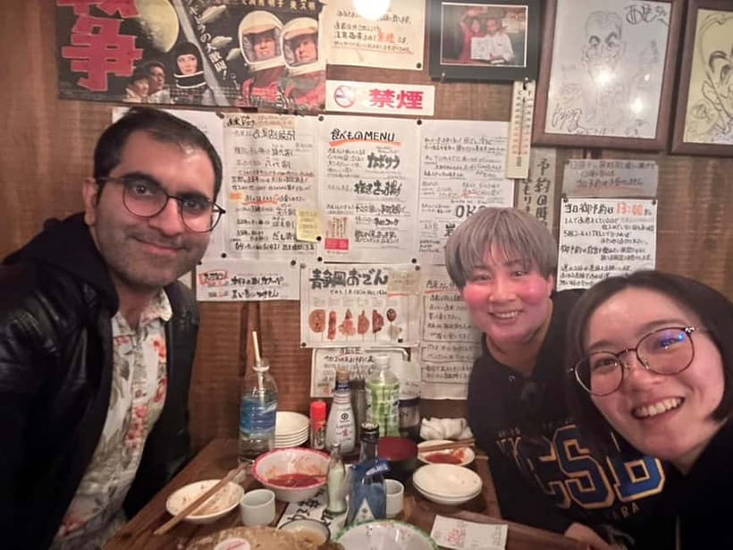 Tokyo:Japanese pub Journey with University Students - Meeting the students at Shinjuku Station