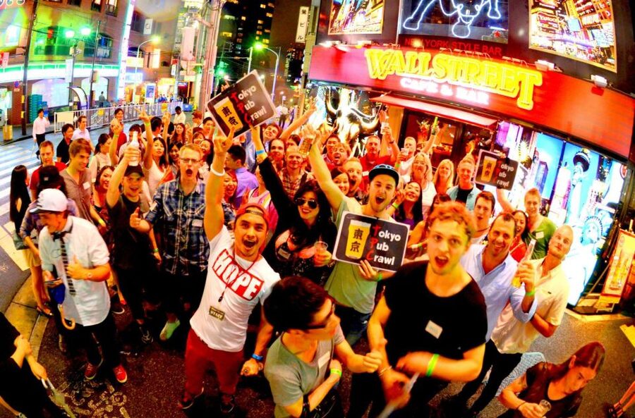 Tokyo: Pub Crawl and Bar Tour - The second bar adds music and games