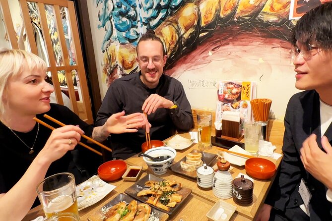 Tokyo: Shinjuku Bar Hopping & Night Walking Tour - Kabukicho under neon lights