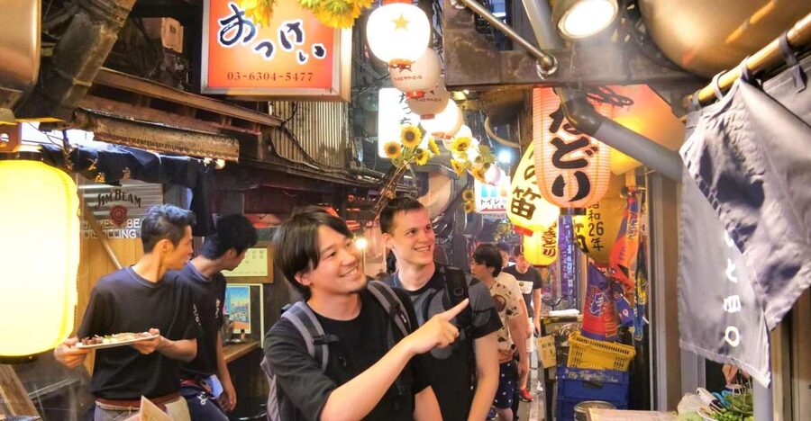 Tokyo: Shinjuku Bar Hopping with All-You-Can-Drink & Dinner - Kabukicho: the all-you-can-drink middle stop