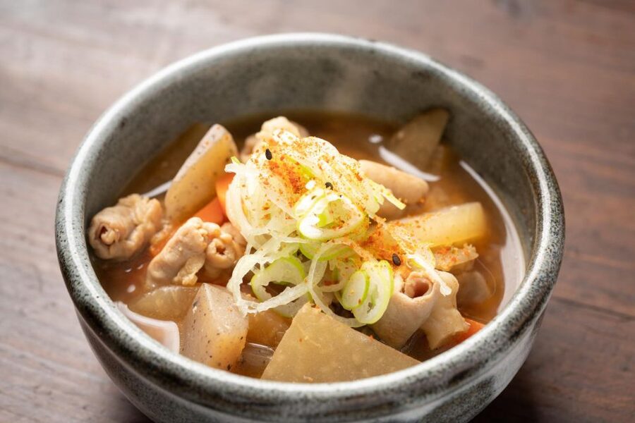 Tokyo: Shinjuku Bar Hopping with All-You-Can-Drink & Dinner - What the guide adds to the evening