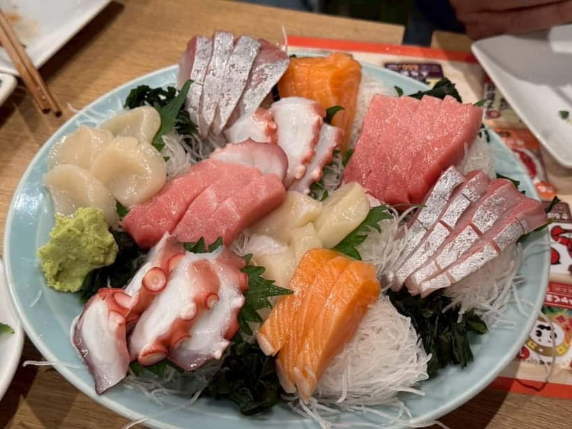Tokyo: Shinjuku Golden Gai Bar Hopping Night Tour - What $61 Buys You