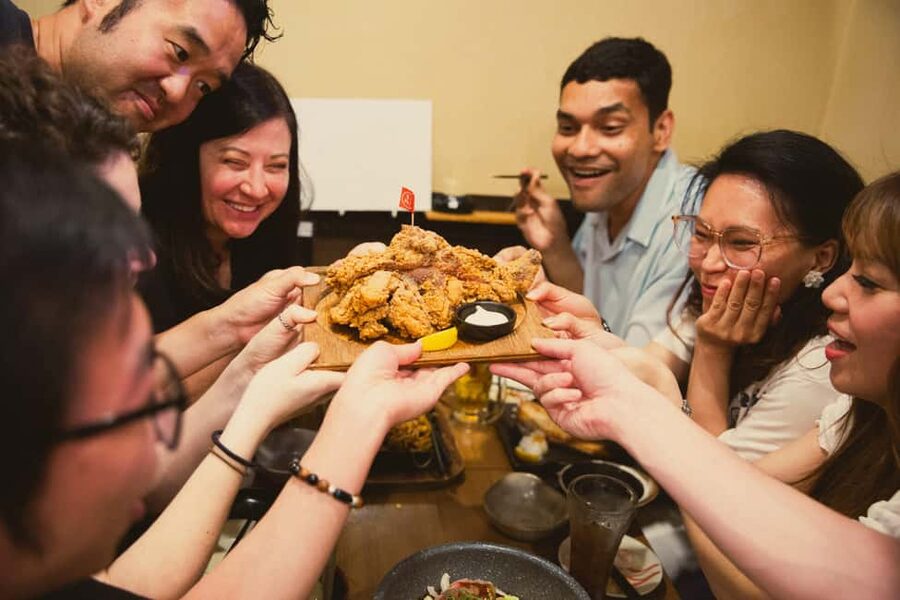 Tokyo: Shinjuku Izakaya and Golden Gai Bar Hopping Tour (2h) - Golden Gai: tiny bars and a very different kind of nightlife