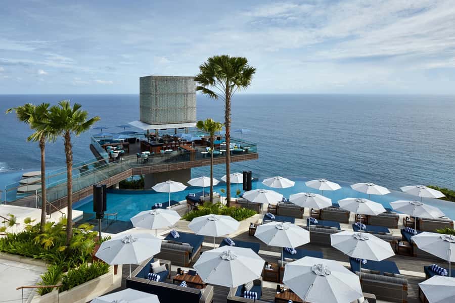 Uluwatu: Beach Club and Cliffside Private Bar Hopping Tour - Is $92 good value?