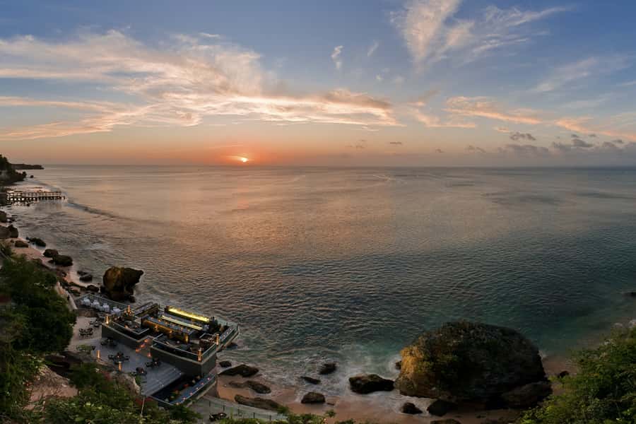 Uluwatu: Beach Club and Cliffside Private Bar Hopping Tour - Final verdict: book it for the service and the sunset plan