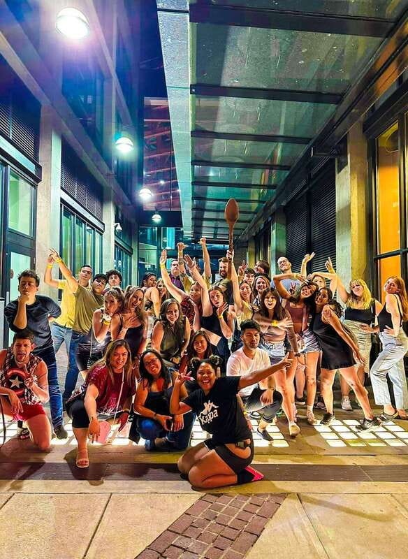 Vancouver: Gastown Pub Crawl - The social side, and the likely age mix