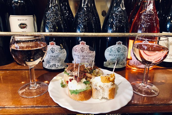 Venice: Venetian Style Carnival Pub Crawl - Walking through Venice’s narrow lanes