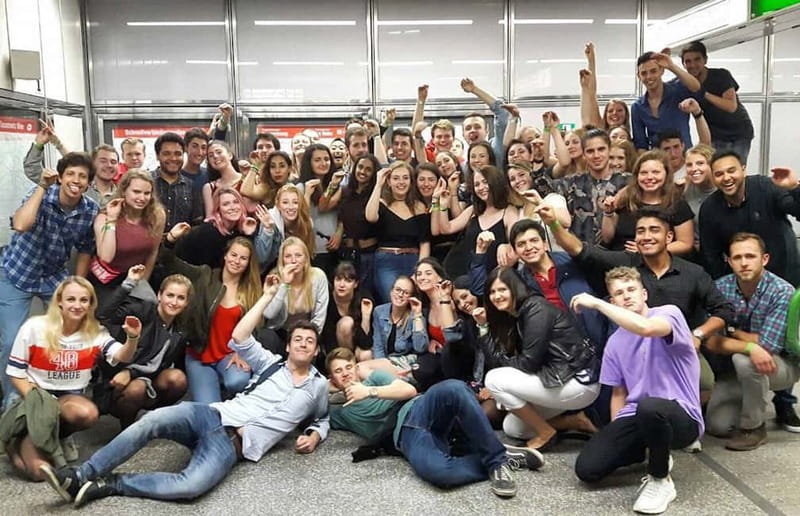 Vienna: Guided Pub Crawl with Club Entry - Pickwick’s: the first change of scene