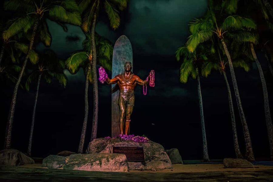 Waikiki Ghosts Boos and Booze Haunted Pub Crawl - What the Waikiki ghost pub crawl is really like