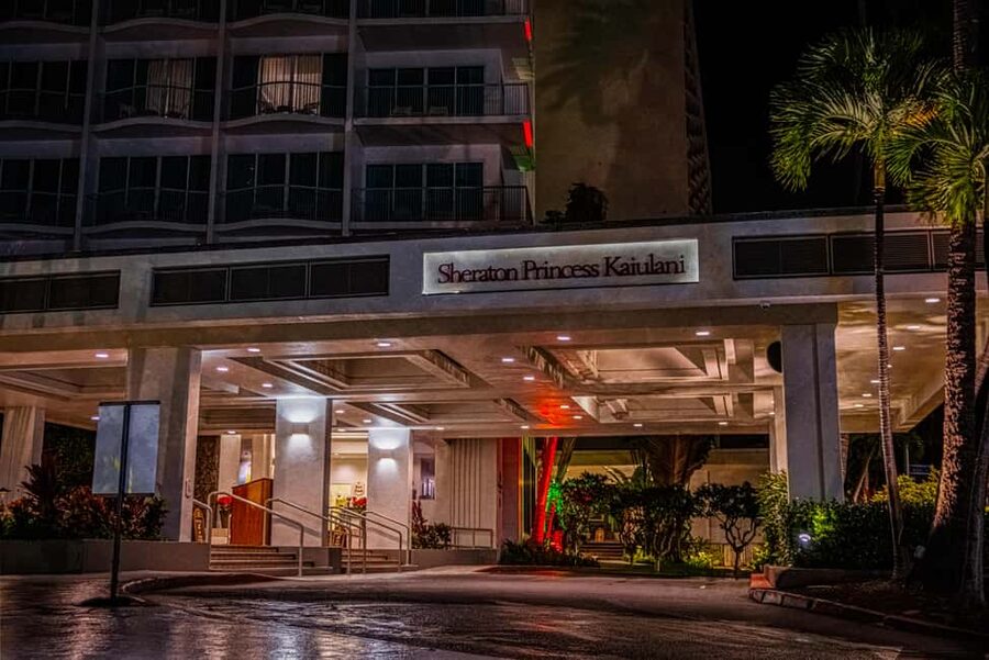 Waikiki Ghosts Boos and Booze Haunted Pub Crawl - Royal Hawaiian Center and the polished side of Waikiki
