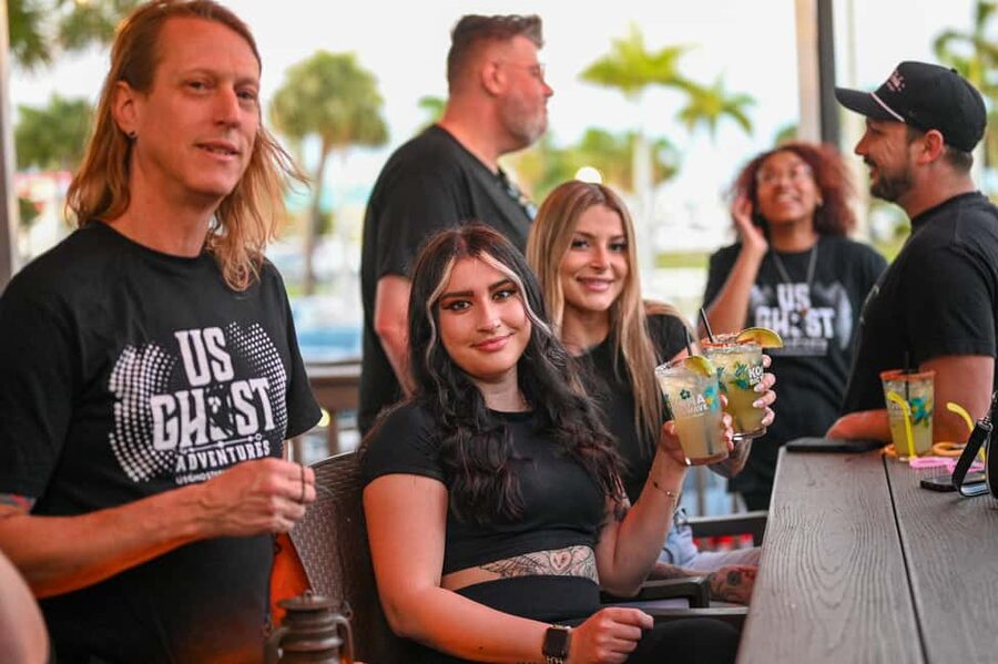 Waikiki Ghosts Boos and Booze Haunted Pub Crawl - Timing, clothing, and practical planning