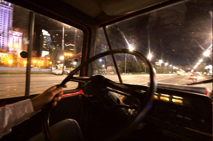 Warsaw: Evening History and Pubs Tour by Retro Minibus - What makes this Warsaw night tour different