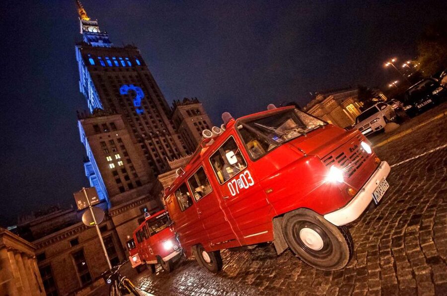Warsaw: Evening History and Pubs Tour by Retro Minibus - The final drink changes with the season