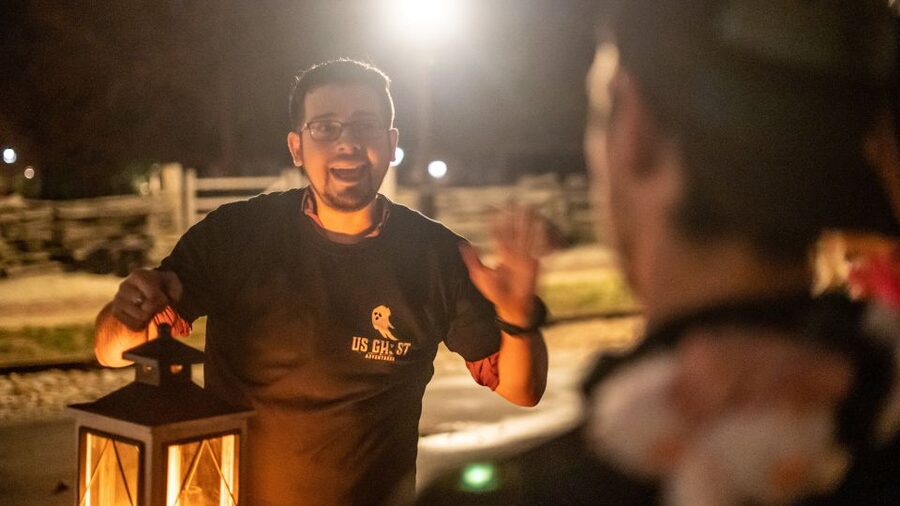 Washington DC: Ghosts Boos and Booze Haunted Pub Crawl - Who will enjoy this most?