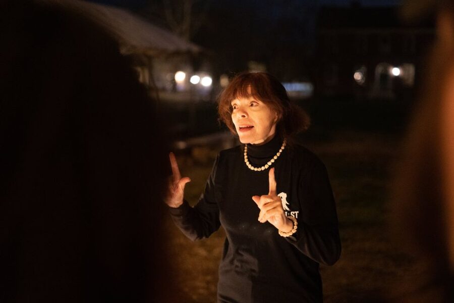 Washington DC: Ghosts Boos and Booze Haunted Pub Crawl - The guides make or break the evening