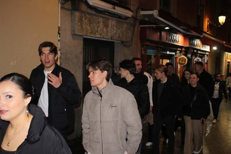 Wild Night Pub Crawl: Free Shots, Games & VIP Club Entry! - Starting at Commo Bar on Espoz y Mina