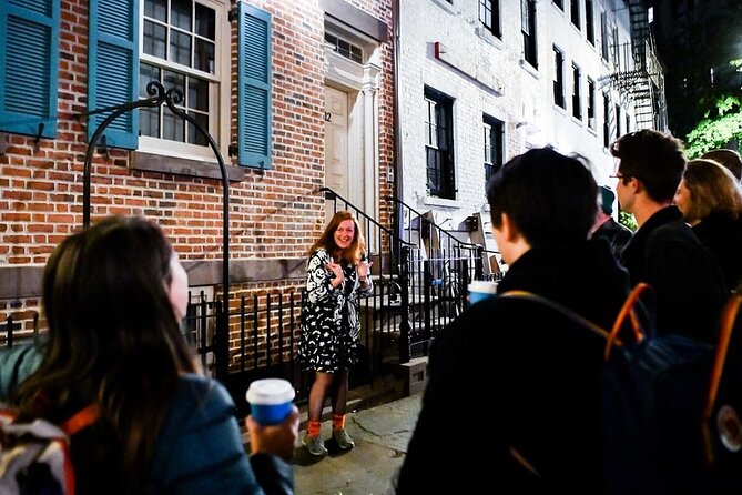 Williamsburg Ghosts and Brews Haunted Pub Crawls - The Hound’s Tale starts the night