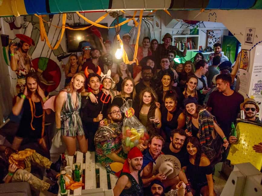 Zagreb: Pub Crawl, 1-Hour of Unlimited Drinks, & Club Entry - The first hour: games, drinks, and fast introductions